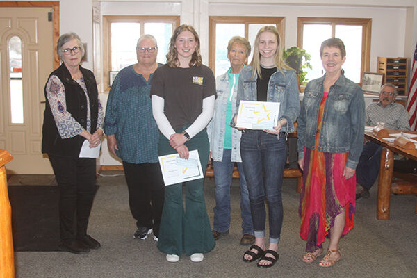 8-10 Club awards scholarships to high schoolers